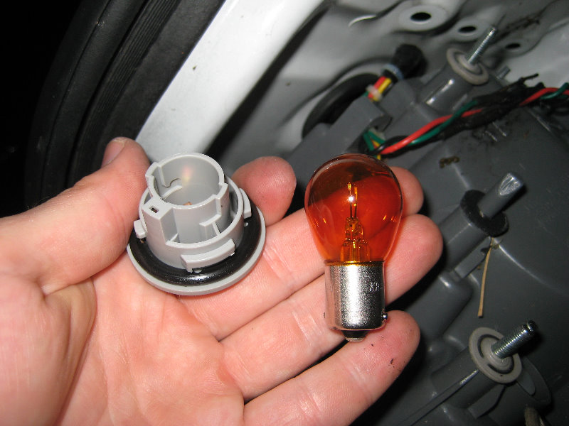 Hyundai-Elantra-Tail-Light-Bulbs-Replacement-Guide-017 2013 Hyundai Elantra Front Turn Signal Bulb