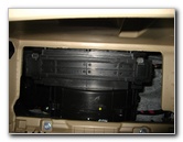 Hyundai-Santa-Fe-Cabin-Air-Filter-Element-Replacement-Guide-008