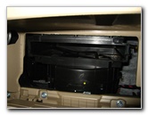 Hyundai-Santa-Fe-Cabin-Air-Filter-Element-Replacement-Guide-016