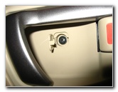 Hyundai-Santa-Fe-Front-Door-Panel-Removal-Guide-003