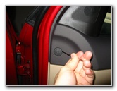 Hyundai-Santa-Fe-Front-Door-Panel-Removal-Guide-005