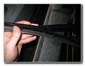Hyundai-Santa-Fe-Rear-Window-Wiper-Blade-Replacement-Guide-004