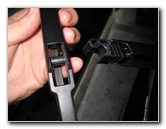 Hyundai-Santa-Fe-Rear-Window-Wiper-Blade-Replacement-Guide-007