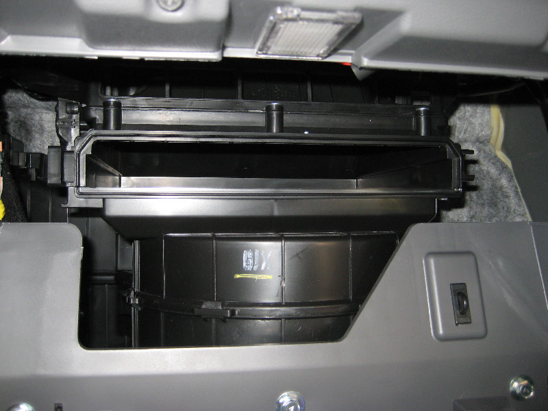 Hyundai-Sonata-HVAC-Cabin-Air-Filter-Replacement-Guide-021