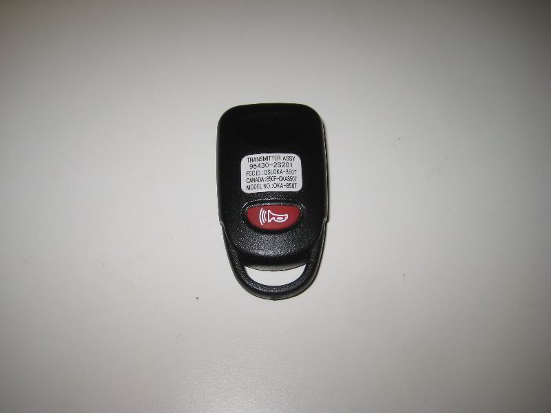 Hyundai-Tucson-Key-Fob-Battery-Replacement-Guide-002