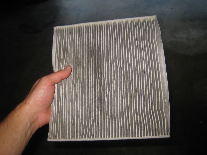 2014-2018-Jeep-Cherokee-Cabin-Air-Filter-Replacement-Guide-015
