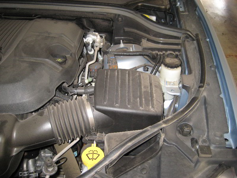 Jeep-Grand-Cherokee-Engine-Air-Filter-Replacement-Guide-001