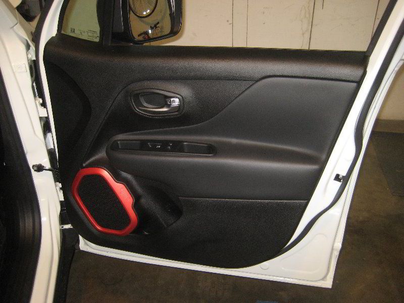 Jeep-Renegade-Interior-Door-Panel-Removal-Speaker-Replacement-Guide-069
