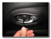 Jeep-Renegade-Interior-Door-Panel-Removal-Speaker-Replacement-Guide-012