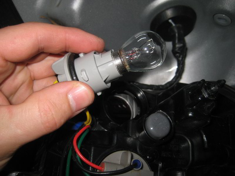 Kia-Sedona-Tail-Light-Bulbs-Replacement-Guide-015