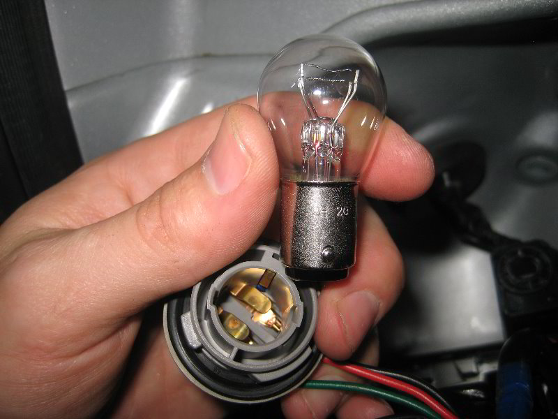 Kia-Sedona-Tail-Light-Bulbs-Replacement-Guide-021