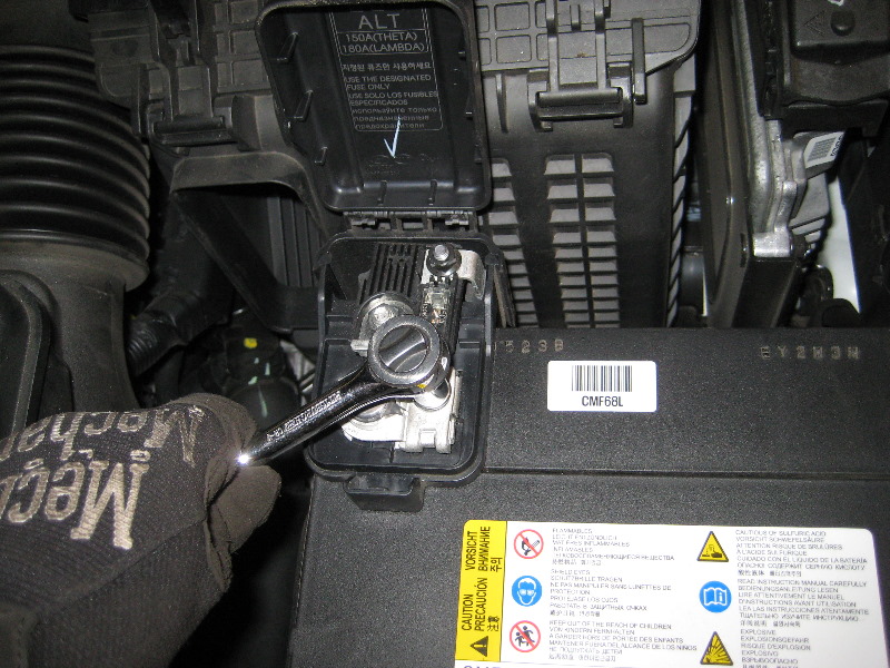 Kia-Sorento-12V-Automotive-Battery-Replacement-Guide-025
