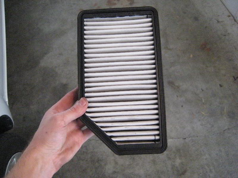 Kia-Soul-Engine-Air-Filter-Replacement-Guide-007