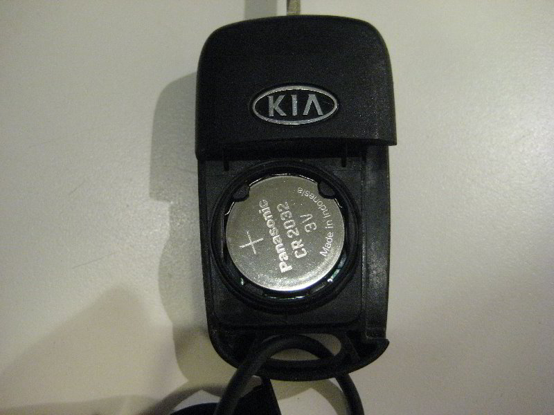 Kia-Soul-Key-Fob-Battery-Replacement-Guide-011