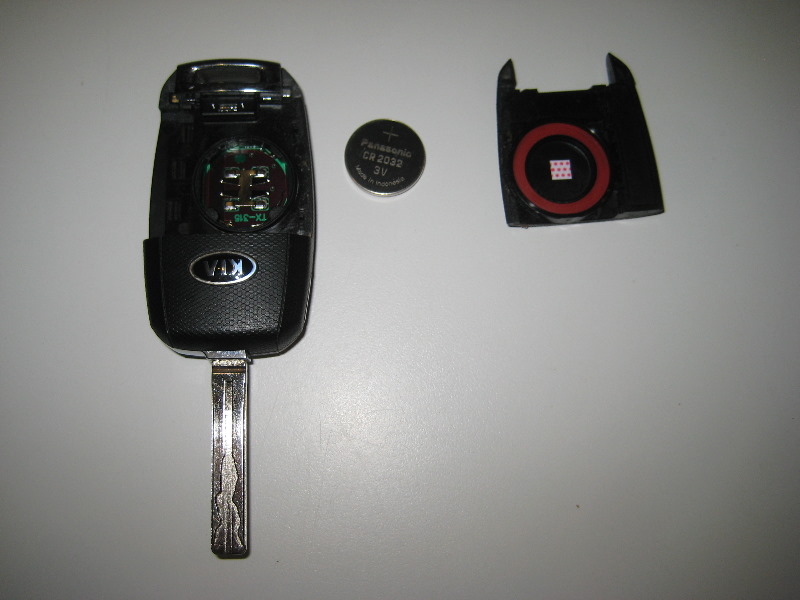 Kia-Sportage-Key-Fob-Battery-Replacement-Guide-010