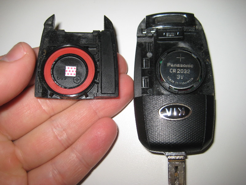 Kia-Sportage-Key-Fob-Battery-Replacement-Guide-015