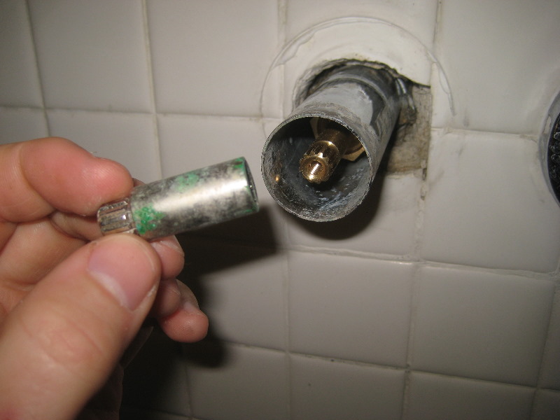 Leaking-Shower-Tub-Faucet-Valve-Stem-Replacement-Guide-049