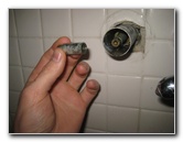 Leaking-Shower-Tub-Faucet-Valve-Stem-Replacement-Guide-010