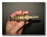 Leaking-Shower-Tub-Faucet-Valve-Stem-Replacement-Guide-027