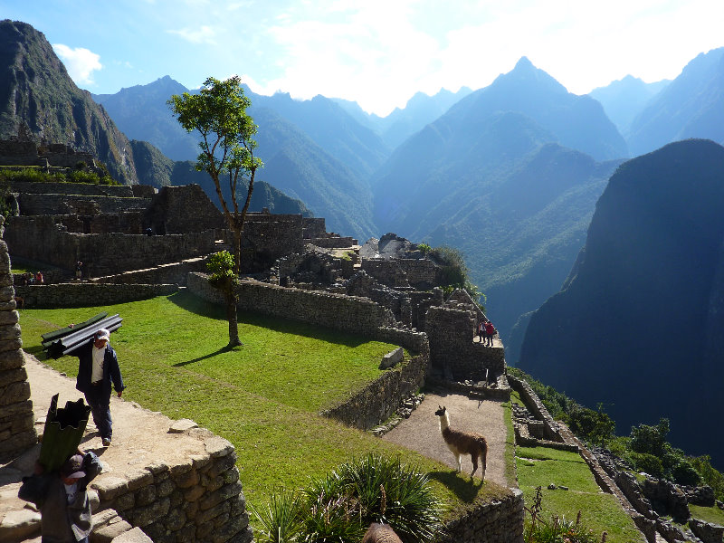 Machu-Picchu-Inca-Trail-Peru-South-America-052