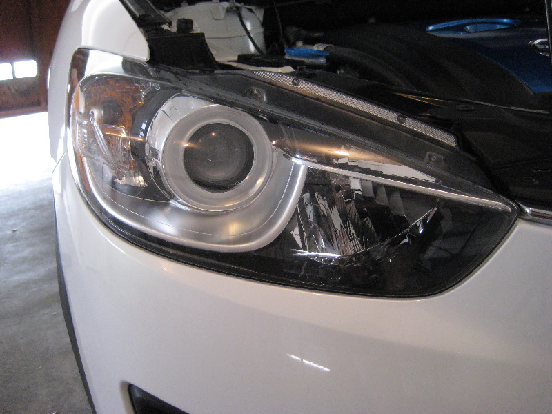 Mazda-CX-5-Headlight-Bulbs-Replacement-Guide-002