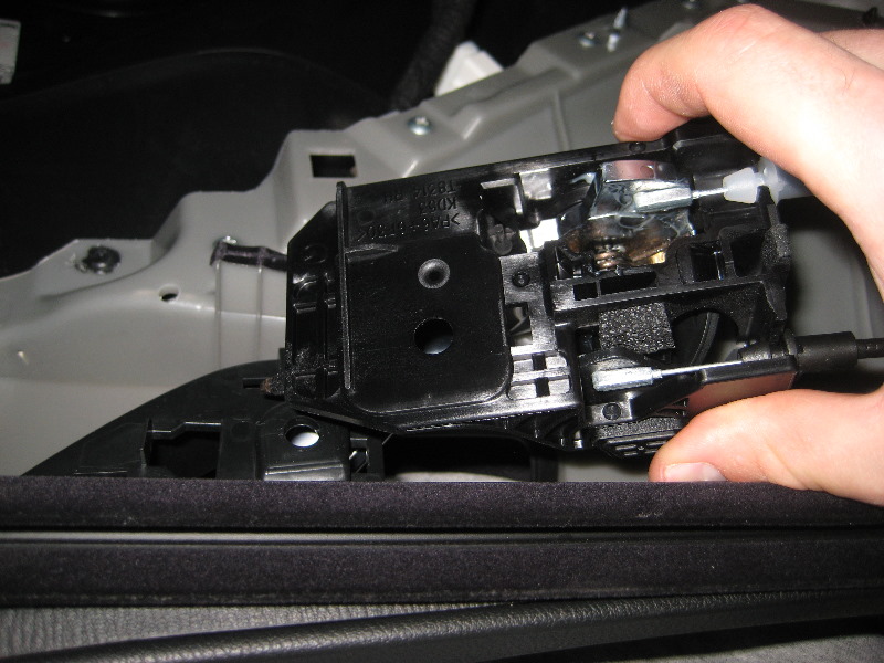 Mazda-CX-5-Interior-Door-Panel-Removal-Guide-040