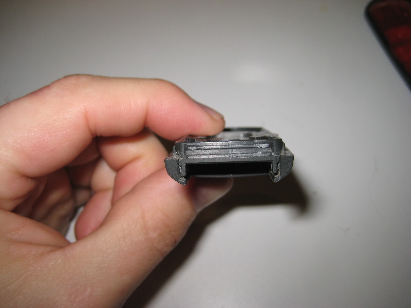 MazdaCX5KeyFobBatteryReplacementGuide023
