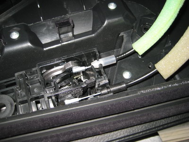 Mazda-Mazda3-Interior-Door-Panel-Removal-Guide-020