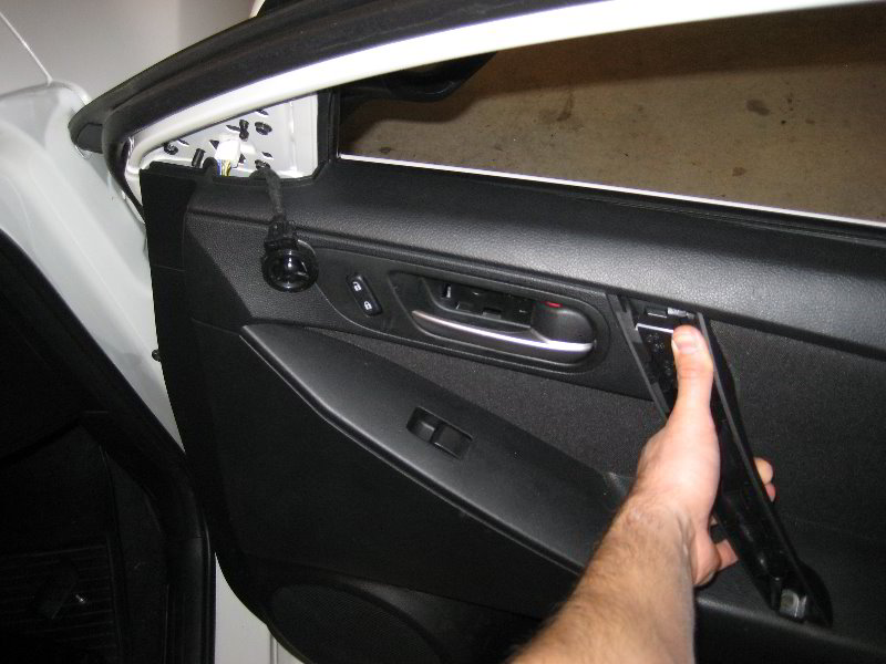 Mazda-Mazda3-Interior-Door-Panel-Removal-Guide-043