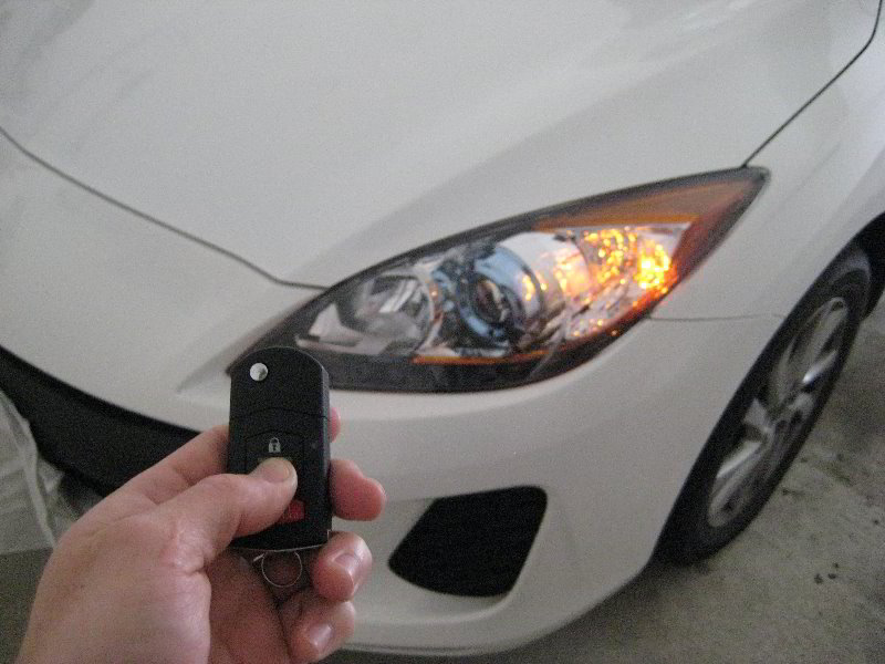 Mazda-Mazda3-Key-Fob-Battery-Replacement-Guide-021