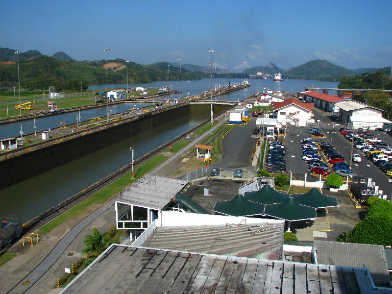 Miraflores-Locks-Panamax-Ship-Panama-Canal-015