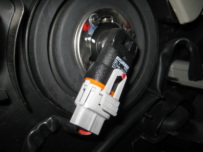 Mitsubishi-Lancer-Headlight-Bulbs-Replacement-Guide-003