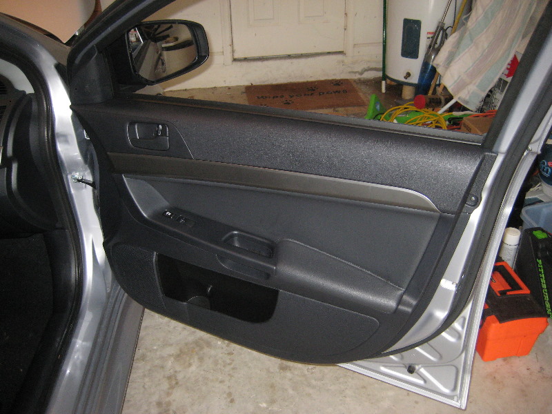 Mitsubishi-Lancer-Interior-Door-Panel-Removal-Guide-057