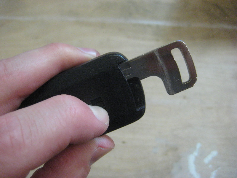 20112017MitsubishiOutlanderSportKeyFobBatteryReplacementGuide004