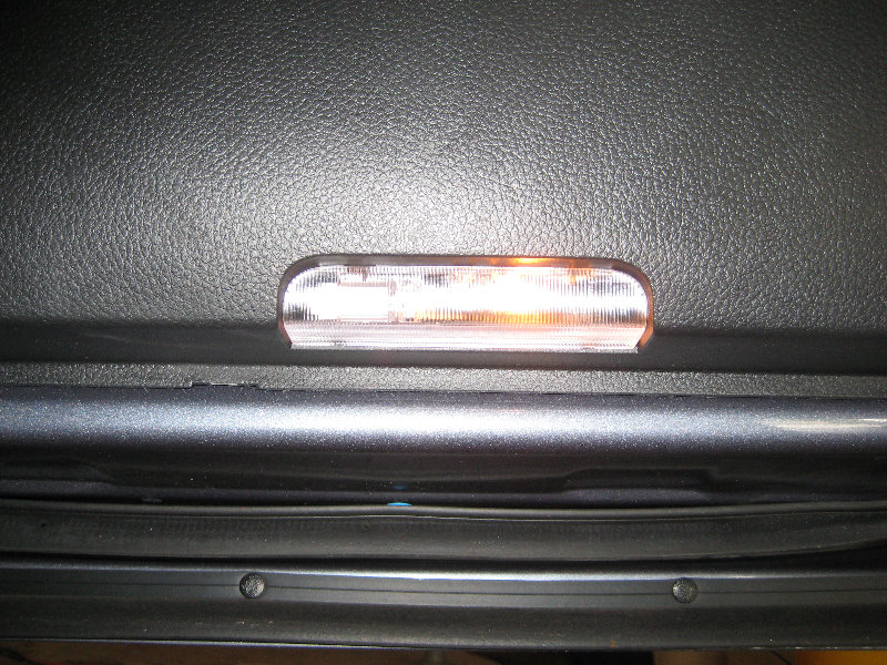 Nissan-Altima-Door-Step-Courtesy-Light-Bulb-Replacement-Guide-001