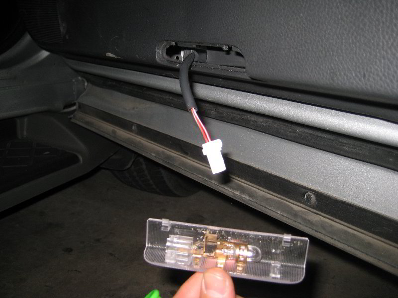 How to remove a door panel from 2004 nissan armada #10