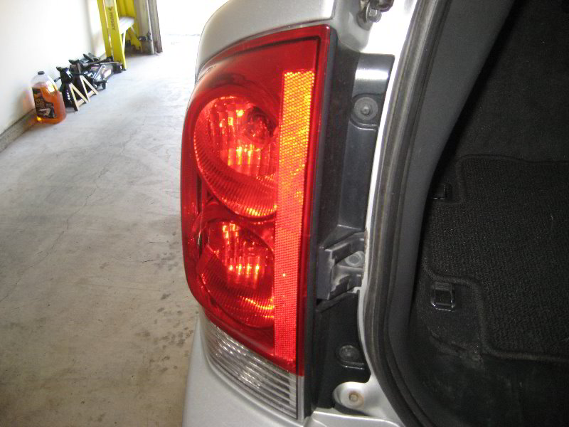 Nissan armada tail light replacement #6