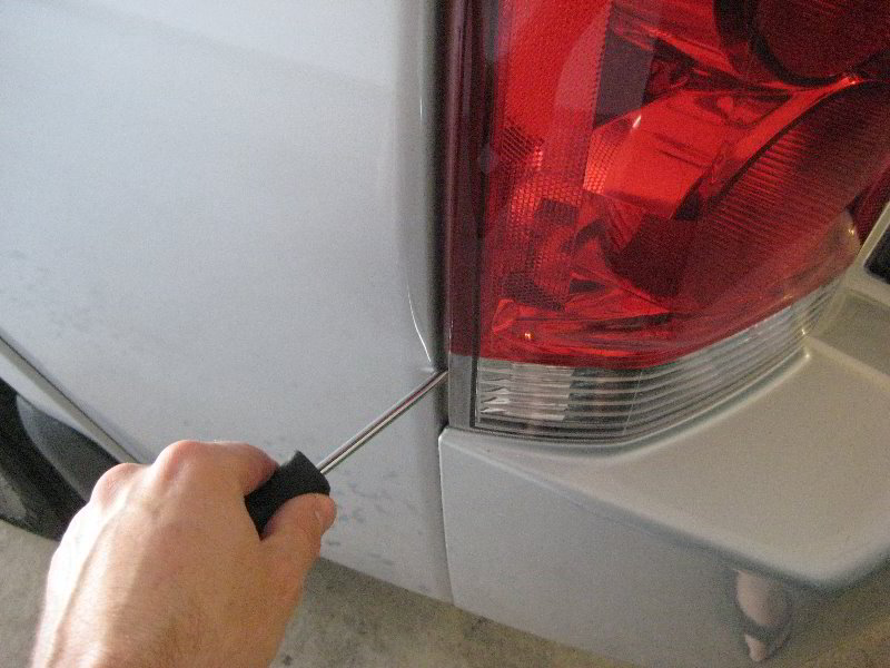 NissanArmadaTailLightBulbsReplacementGuide006