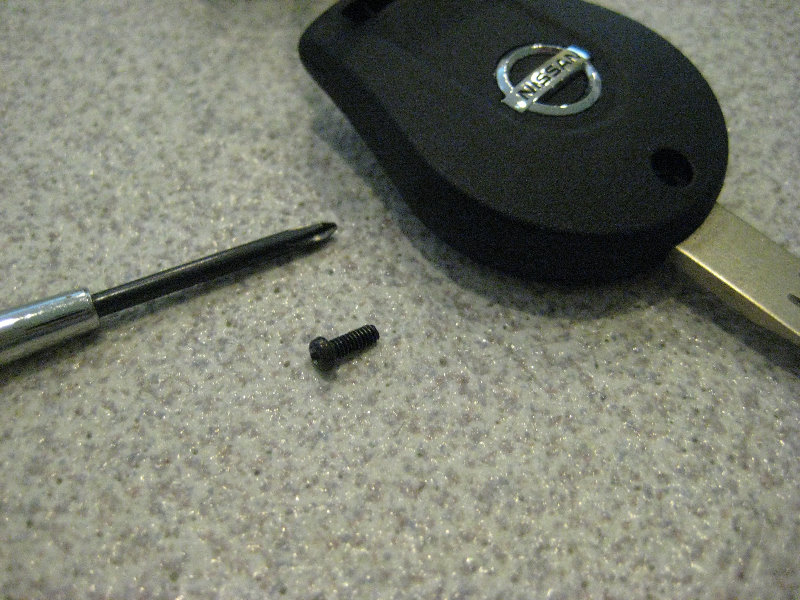 How to change battery in nissan cube key fob