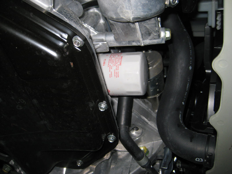 Nissan-Cube-MR18DE-I4-Engine-Oil-Filter-Change-Guide-010