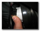 Nissan-Frontier-Headlight-Bulbs-Replacement-Guide-003
