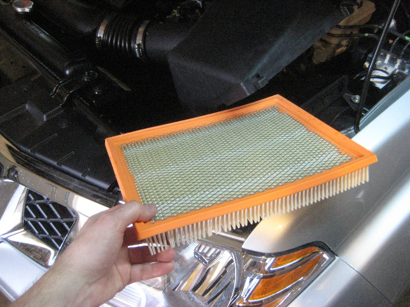 Nissan-Frontier-VQ40DE-V6-Engine-Air-Filter-Replacement-Guide-007