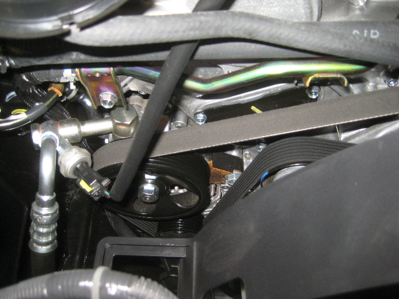 Nissan-Frontier-VQ40DE-V6-Engine-Serpentine-Belt-Replacement-Guide-015