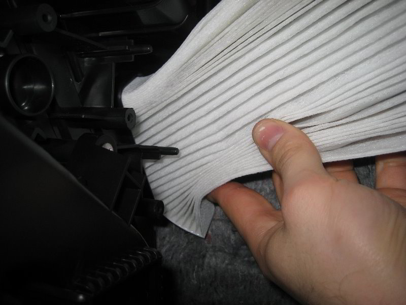 Nissan-Juke-Cabin-Air-Filter-Cleaning-Replacement-Guide-029