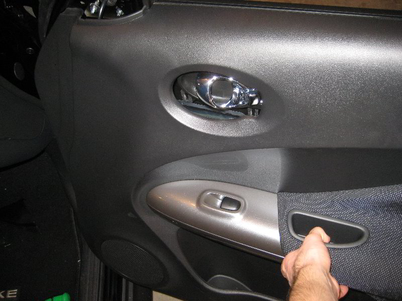 Nissan-Juke-Plastic-Interior-Door-Panel-Removal-Guide-010