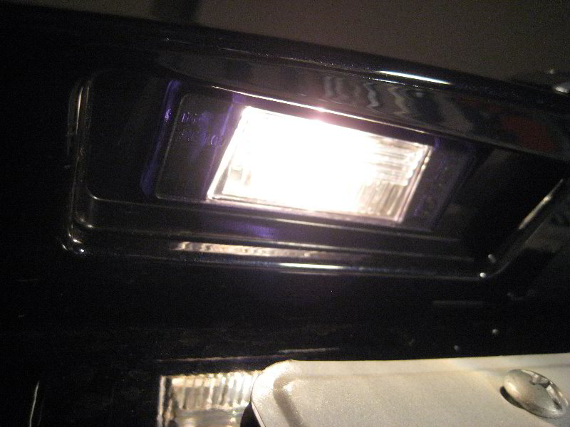 Nissan-Juke-License-Plate-Light-Bulbs-Replacement-Guide-015