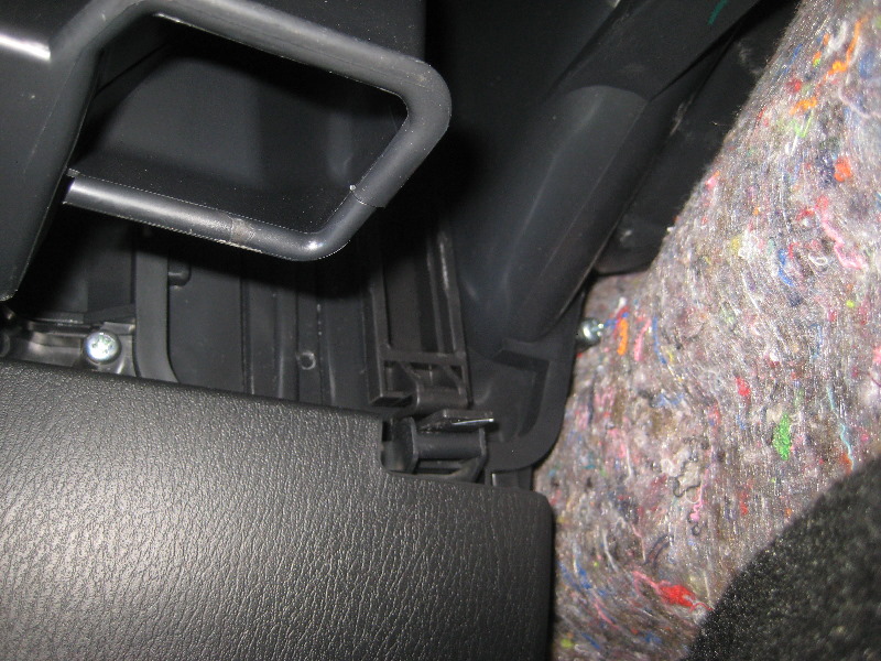 20132016NissanPathfinderCabinAirFilterReplacementGuide003