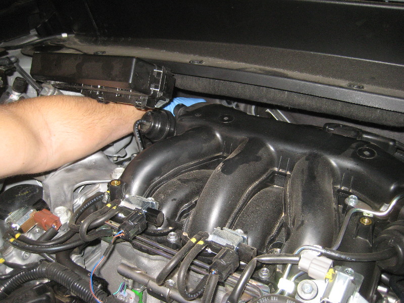 20132016NissanPathfinderPCVValveReplacementGuide021