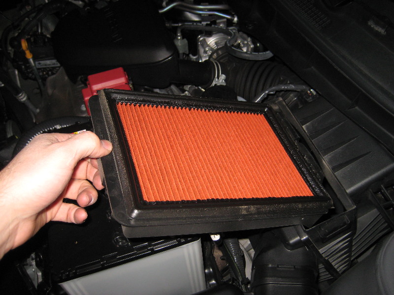Nissan-Rogue-Engine-Air-Filter-Replacement-Guide-006