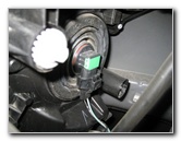 Nissan-Rogue-Headlight-Bulbs-Replacement-Guide-004